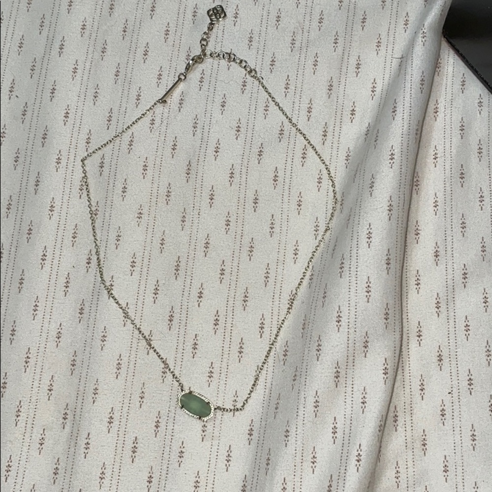 Kendra Scott pendant